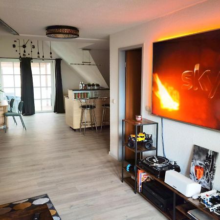 Grosses Offenes Loft Oder Kleine Gemuetliche Wohnung Mit Balkon Wolmirstedt エクステリア 写真