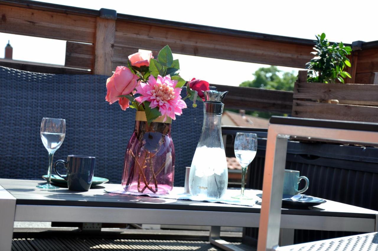 Grosses Offenes Loft Oder Kleine Gemuetliche Wohnung Mit Balkon Wolmirstedt エクステリア 写真