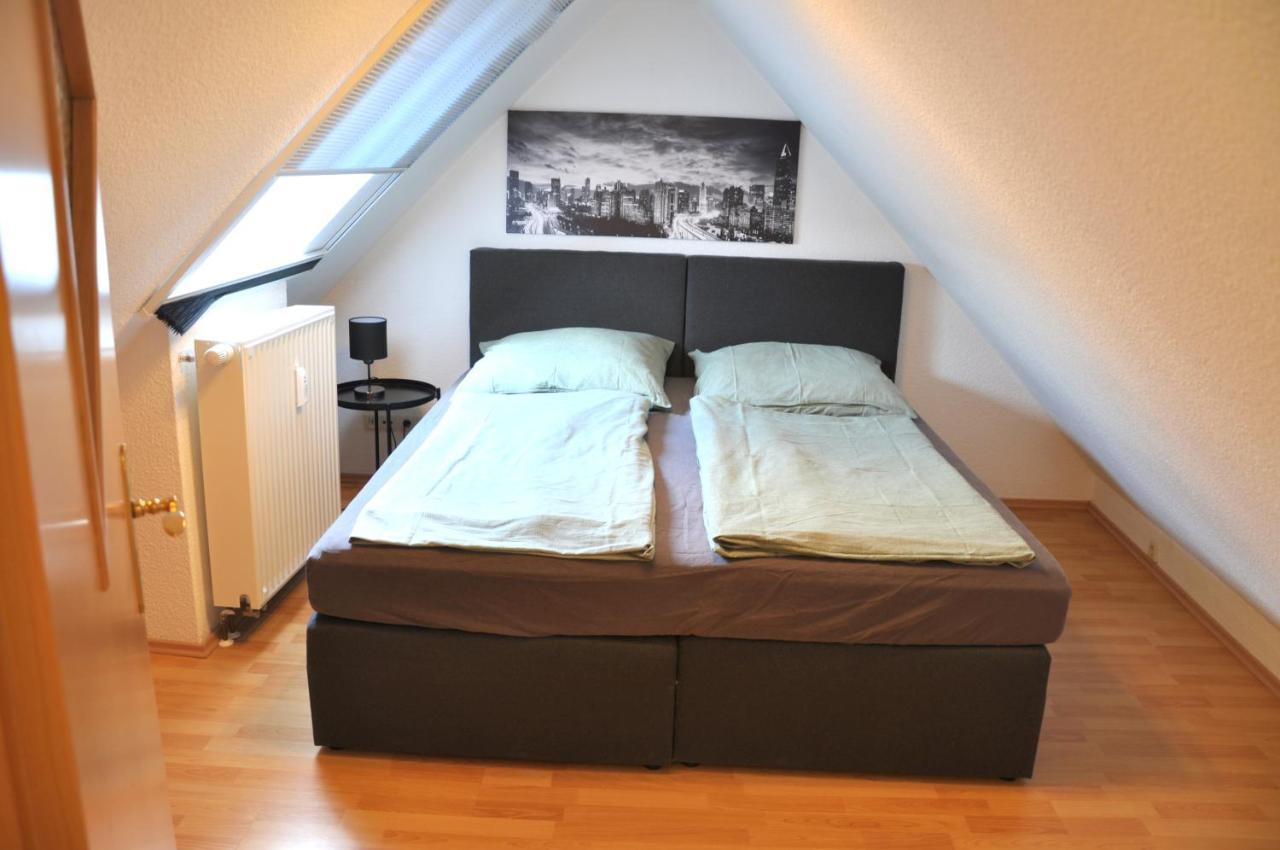 Grosses Offenes Loft Oder Kleine Gemuetliche Wohnung Mit Balkon Wolmirstedt エクステリア 写真